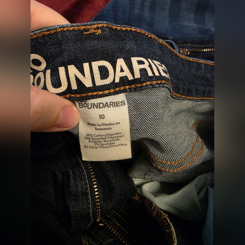 No Boubdaries Mid Rise Skinny Jean